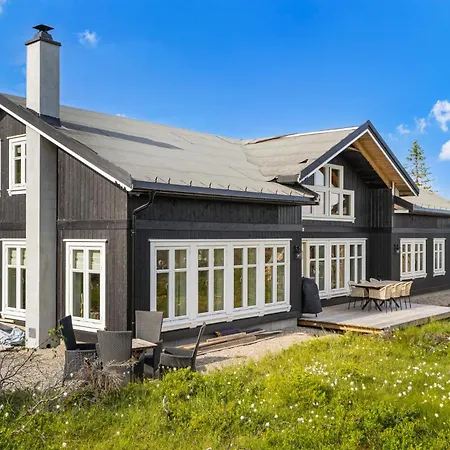 Maison d'hôtes Casa Leo · Skiløyper · 8 soverom · 60 min OSL 4*