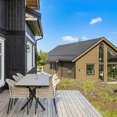 Casa Leo · Skiløyper · 8 soverom · 60 min OSL 4* Loten